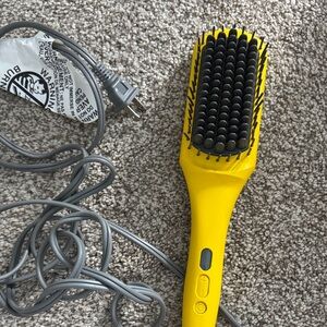 Dry Bar straightening brush